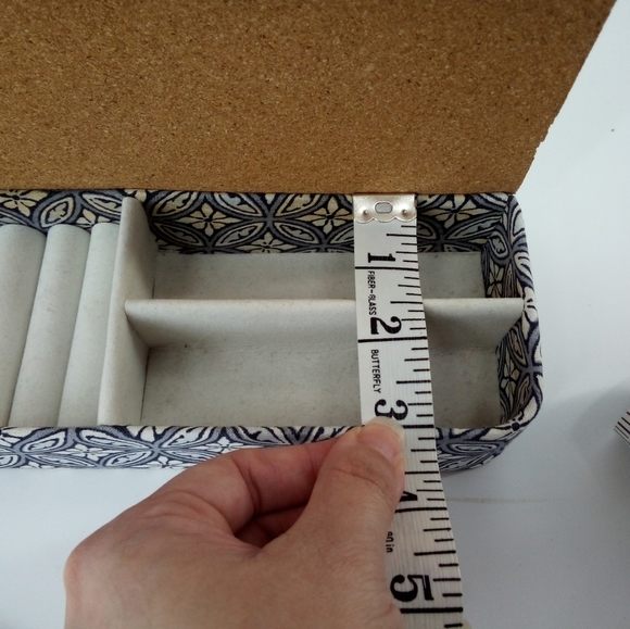 Jewelry Stand w. 3 New Pairs of Colorful Fringe Earrings - Picture 15 of 16